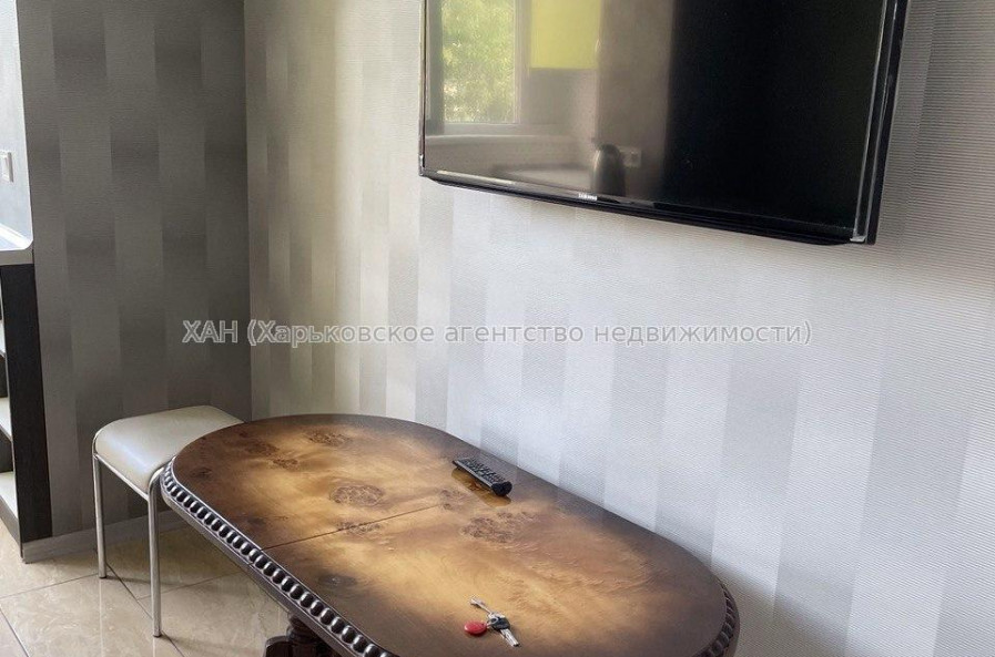 Продам квартиру, Мирослава Мисли ул. , 2  ком., 38 м², капитальный ремонт 