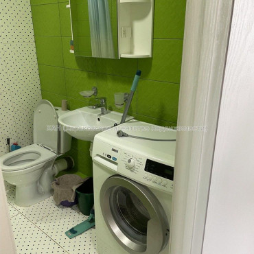 Продам квартиру, Мирослава Мисли ул. , 2  ком., 38 м², капитальный ремонт 