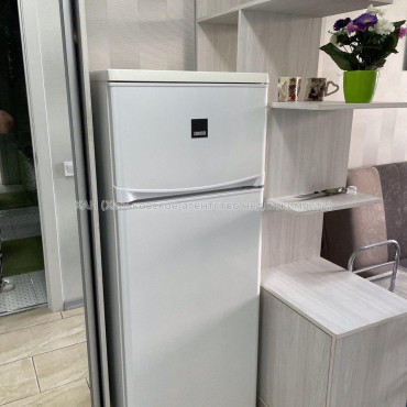 Продам квартиру, Мирослава Мисли ул. , 2  ком., 38 м², капитальный ремонт 