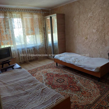 Продам квартиру, Гвардейцев Широнинцев ул. , 2 кім., 46 м², капитальный ремонт 