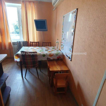 Продам квартиру, Киргизская ул. , 1 кім., 40.30 м², евроремонт 