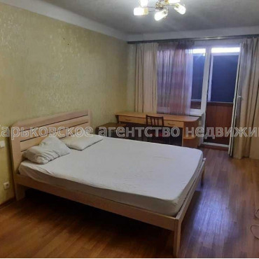 Продам квартиру, Киргизская ул. , 1 кім., 40.30 м², евроремонт 