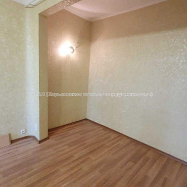 Продам квартиру, Киргизская ул. , 1 кім., 40.30 м², евроремонт 