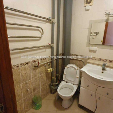 Продам квартиру, Киргизская ул. , 1 кім., 40.30 м², евроремонт 