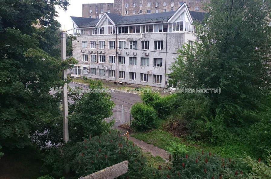 Продам квартиру, Героев Харькова просп. , 1  ком., 27 м², косметический ремонт 
