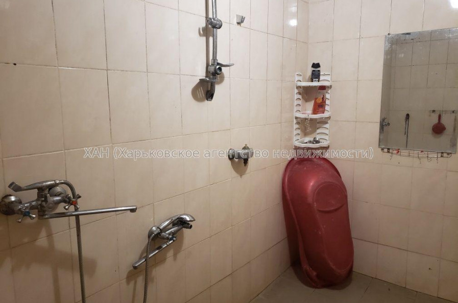 Продам квартиру, Героев Харькова просп. , 1 кім., 27 м², косметический ремонт 