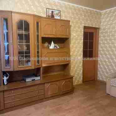 Продам квартиру, Болградская ул. , 3  ком., 66.90 м², косметический ремонт 