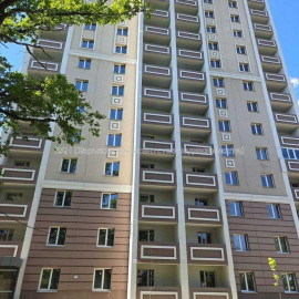 Продам квартиру, Героев Харькова просп. , 1  ком., 43 м², без внутренних работ