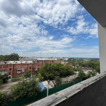 Продам квартиру, Героев Харькова просп. , 1  ком., 43 м², без внутренних работ 