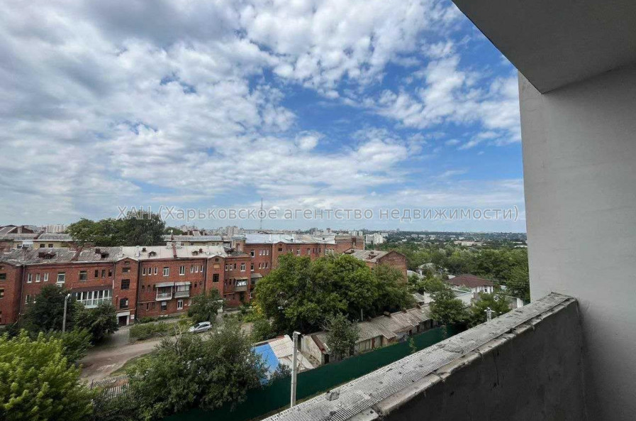 Продам квартиру, Героев Харькова просп. , 1  ком., 43 м², без внутренних работ 