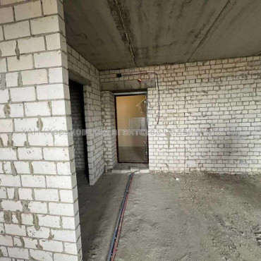 Продам квартиру, Героев Харькова просп. , 1  ком., 43 м², без внутренних работ 