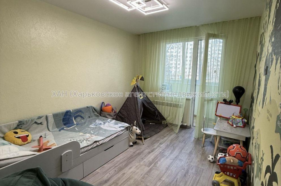 Продам квартиру, Амосова ул. , 3  ком., 66 м², евроремонт 