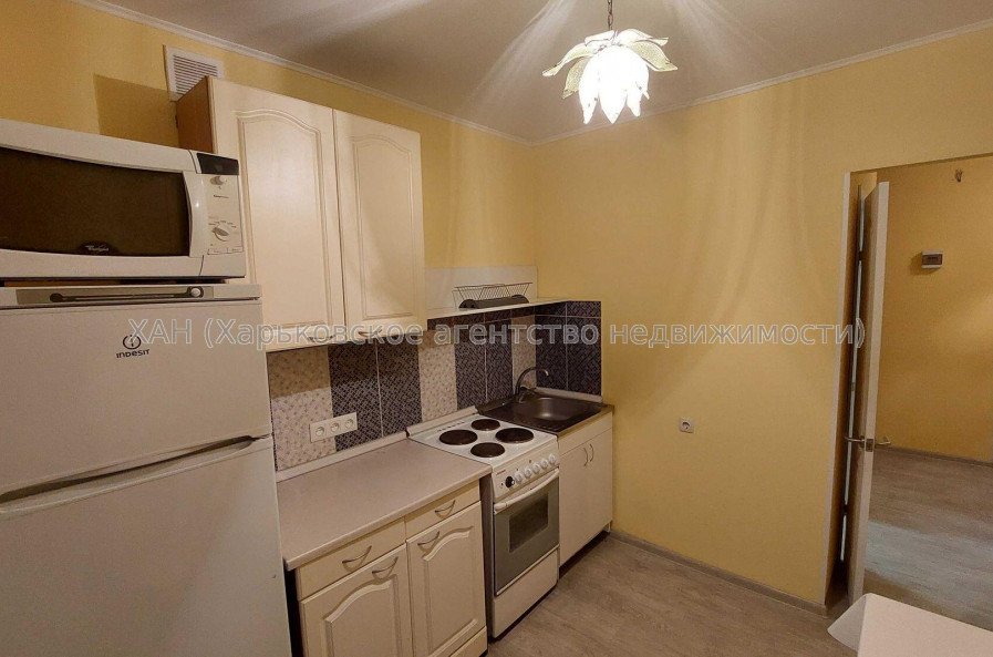 Продам квартиру, 1 кім., 37 м², евроремонт 
