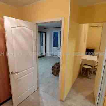 Продам квартиру, 1 кім., 37 м², евроремонт 