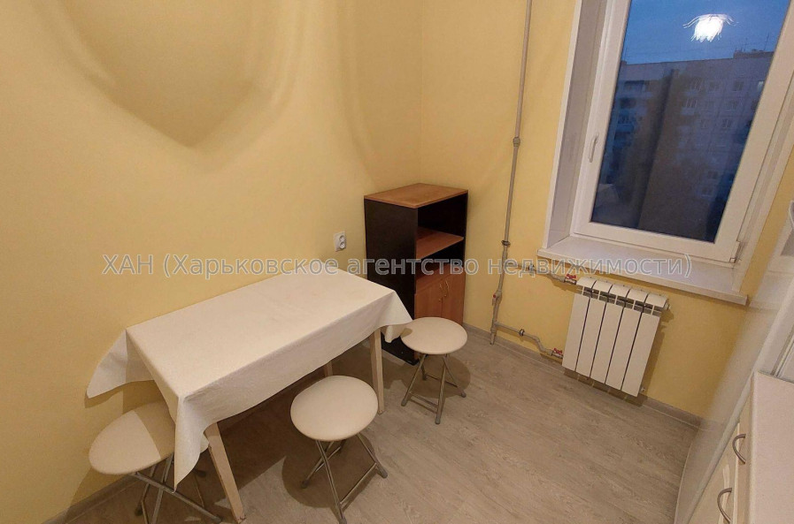 Продам квартиру, 1 кім., 37 м², евроремонт 