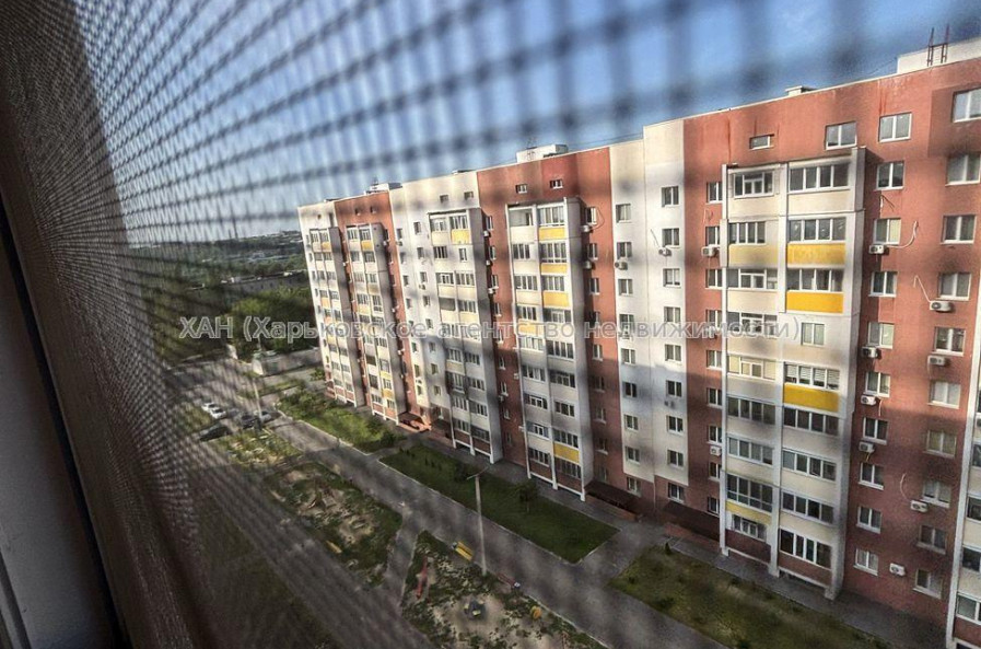 Продам квартиру, Драгоманова ул. , 1 кім., 38 м², авторский дизайн 