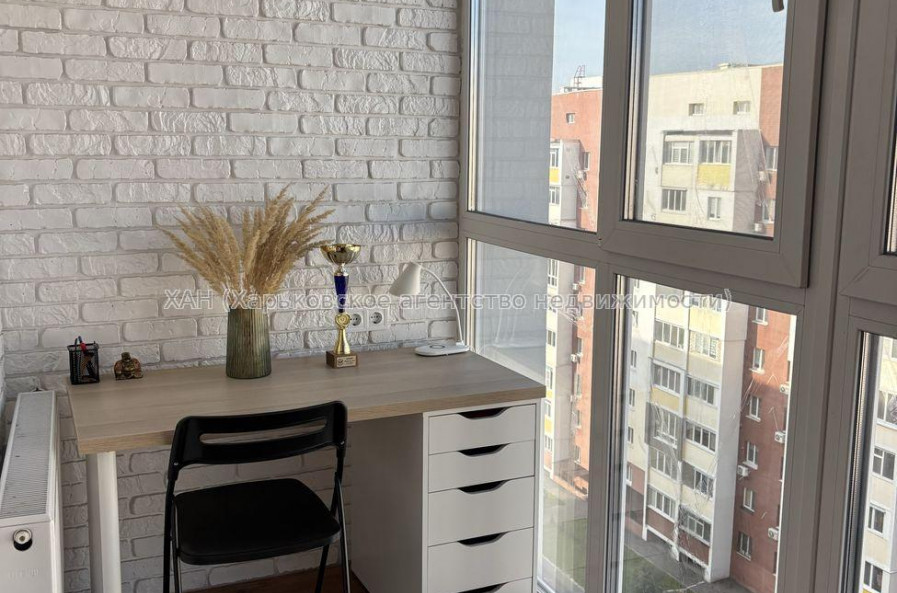 Продам квартиру, Драгоманова ул. , 1 кім., 38 м², авторский дизайн 