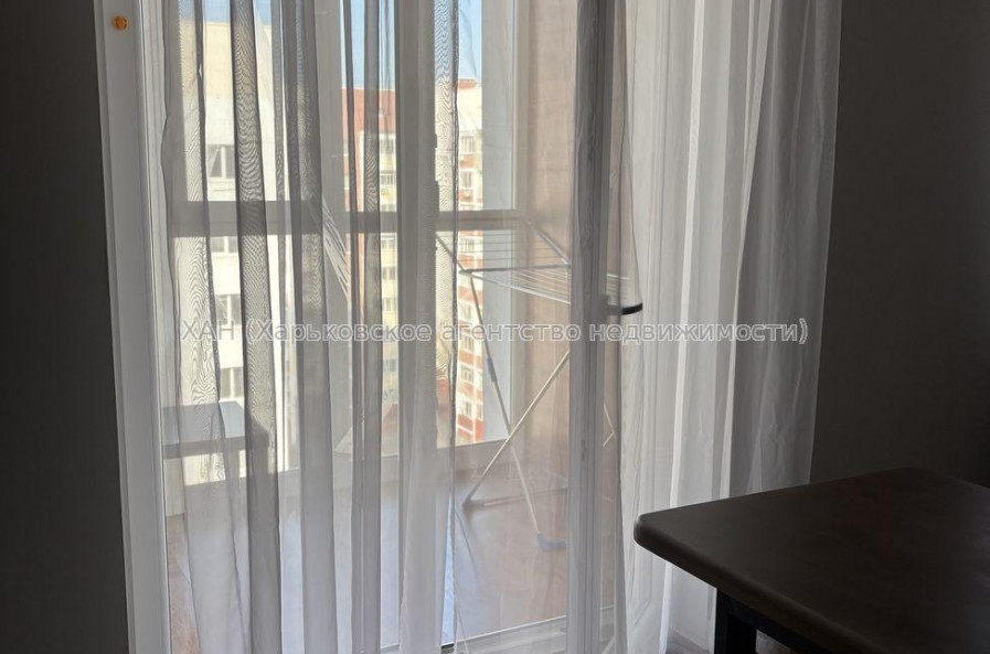 Продам квартиру, Драгоманова ул. , 1 кім., 38 м², авторский дизайн 