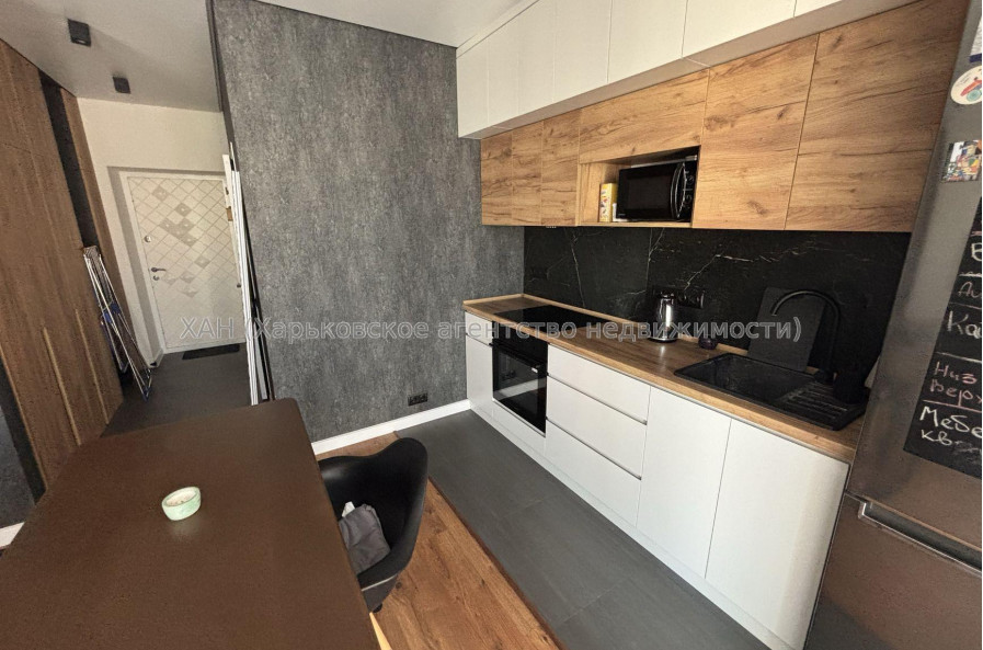 Продам квартиру, Драгоманова ул. , 1 кім., 38 м², авторский дизайн 