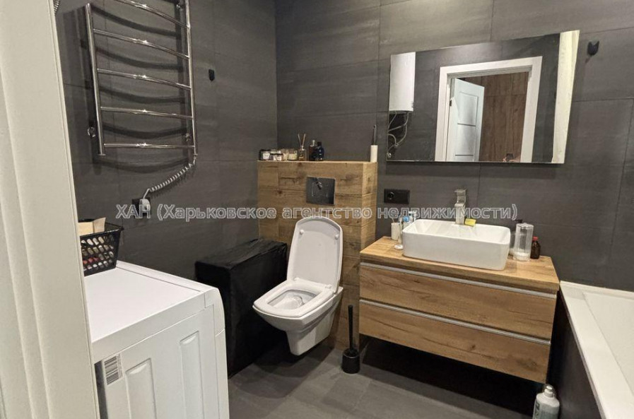 Продам квартиру, Драгоманова ул. , 1 кім., 38 м², авторский дизайн 