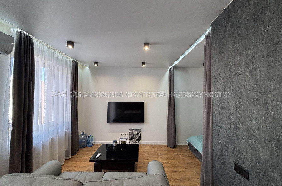 Продам квартиру, Драгоманова ул. , 1 кім., 38 м², авторский дизайн 