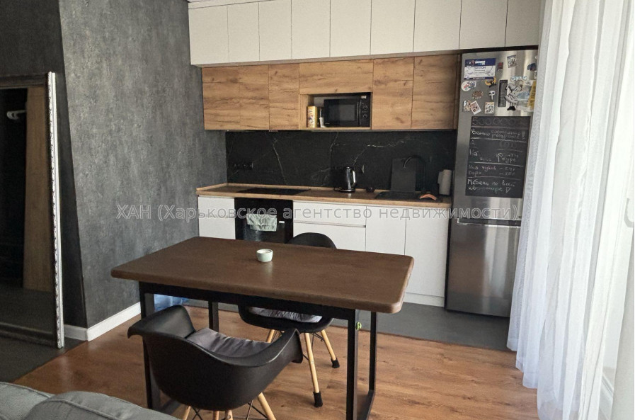 Продам квартиру, Драгоманова ул. , 1 кім., 38 м², авторский дизайн 