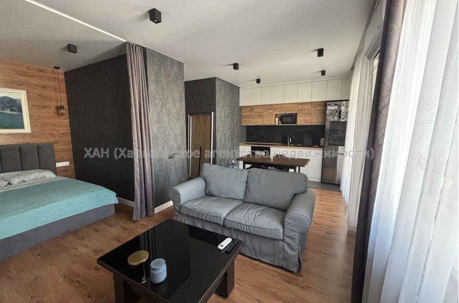 Продам квартиру, Драгоманова ул. , 1 кім., 38 м², авторский дизайн 
