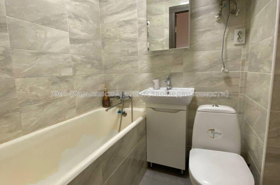 Продам квартиру, Гвардейцев Широнинцев ул. , 1  ком., 30.70 м², капитальный ремонт 
