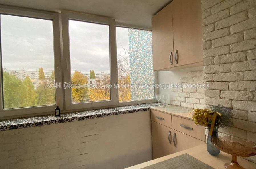 Продам квартиру, Гвардейцев Широнинцев ул. , 1  ком., 30.70 м², капитальный ремонт 