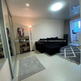 Продам квартиру, Гвардейцев Широнинцев ул. , 1  ком., 30.70 м², капитальный ремонт