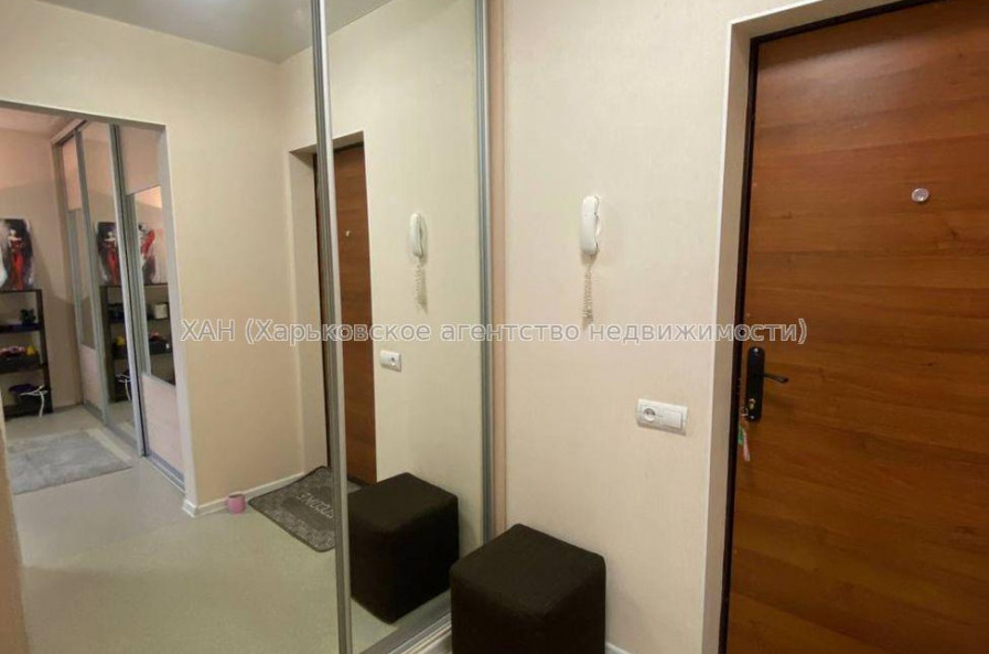 Продам квартиру, Гвардейцев Широнинцев ул. , 1  ком., 30.70 м², капитальный ремонт 