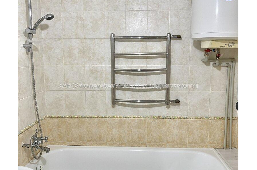 Продам квартиру, Непокоренных ул. , 1  ком., 33.20 м², капитальный ремонт 