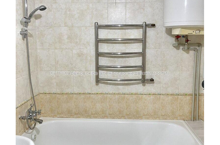 Продам квартиру, Непокоренных ул. , 1 кім., 33.20 м², капитальный ремонт 