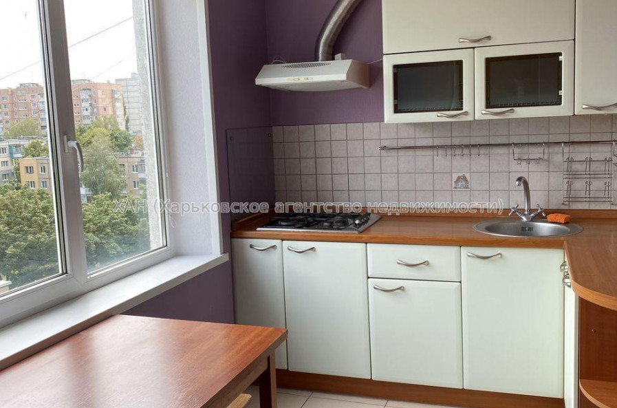 Продам квартиру, Непокоренных ул. , 1  ком., 33.20 м², капитальный ремонт 