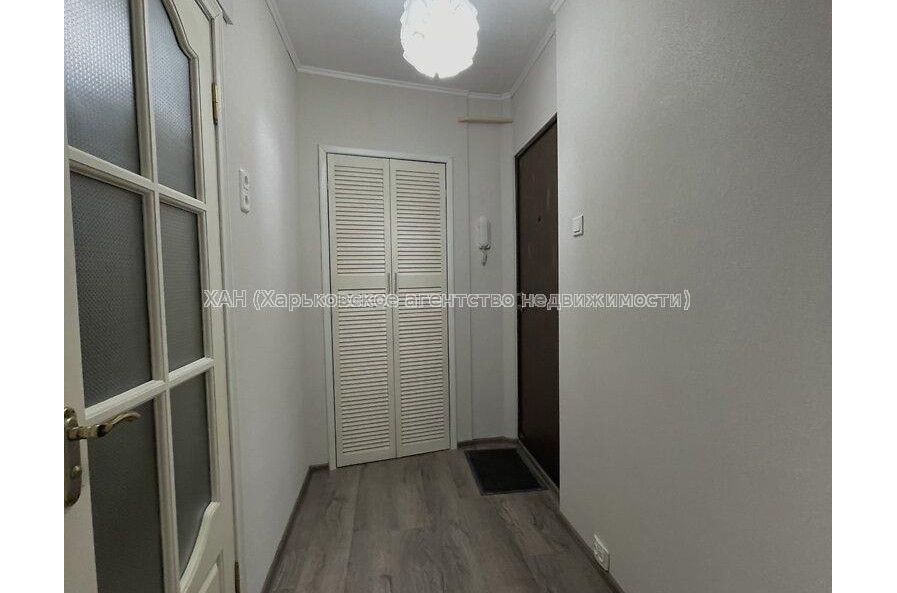 Продам квартиру, Непокоренных ул. , 1  ком., 33.20 м², капитальный ремонт 