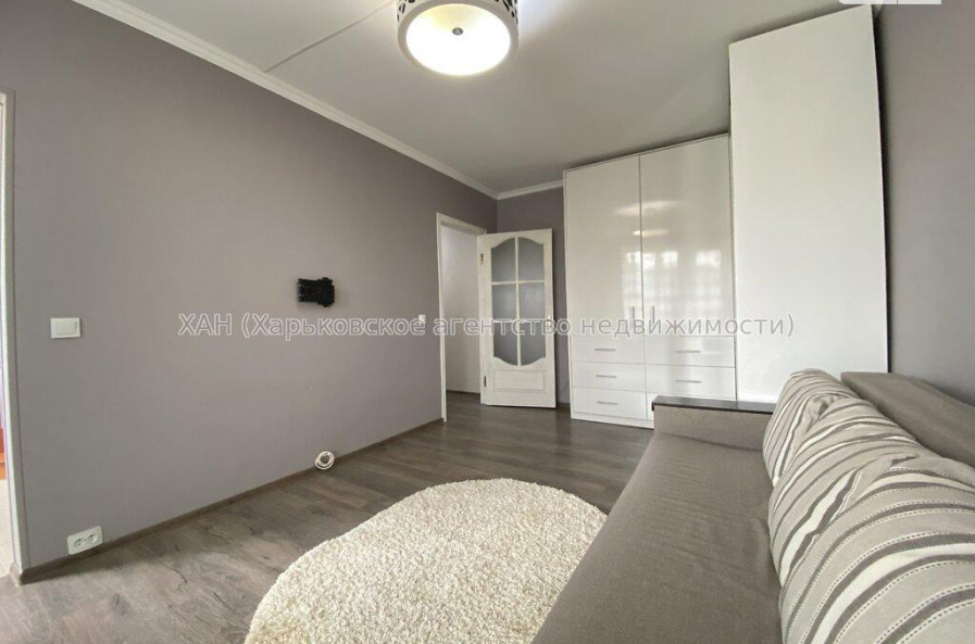 Продам квартиру, Непокоренных ул. , 1  ком., 33.20 м², капитальный ремонт 