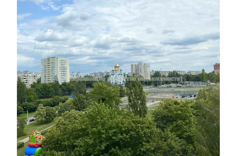 Продам квартиру, Непокоренных ул. , 1 кім., 33.20 м², капитальный ремонт 