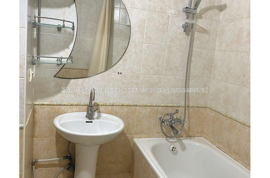Продам квартиру, Непокоренных ул. , 1  ком., 33.20 м², капитальный ремонт 