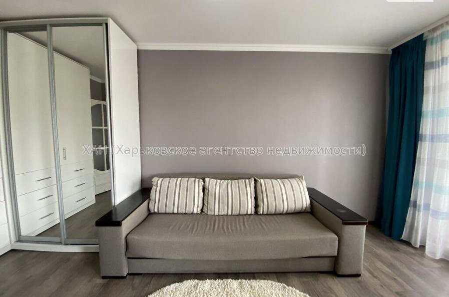 Продам квартиру, Непокоренных ул. , 1  ком., 33.20 м², капитальный ремонт 