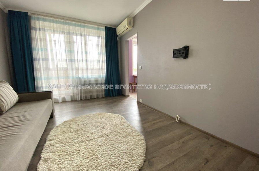 Продам квартиру, Непокоренных ул. , 1  ком., 33.20 м², капитальный ремонт 
