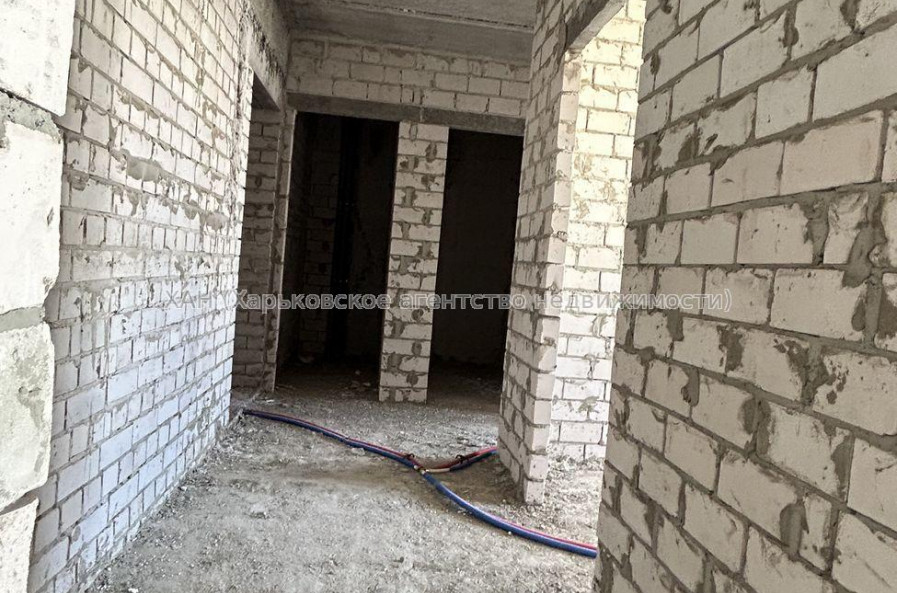 Продам квартиру, Мира ул. , 2  ком., 56 м², без внутренних работ 