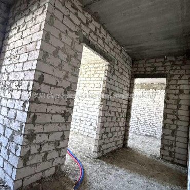 Продам квартиру, Мира ул. , 2  ком., 56 м², без внутренних работ 
