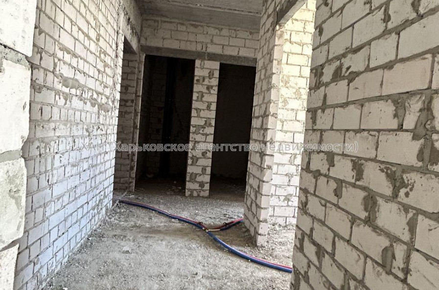 Продам квартиру, Мира ул. , 2  ком., 56 м², без внутренних работ 