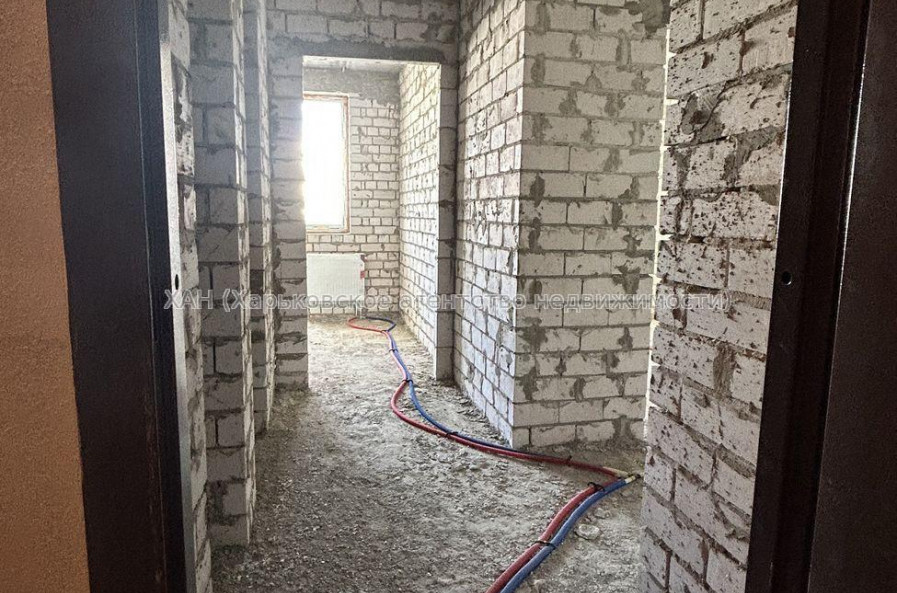 Продам квартиру, Мира ул. , 2  ком., 56 м², без внутренних работ 