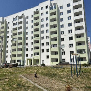 Продам квартиру, Мира ул. , 2 кім., 56 м², без внутренних работ 