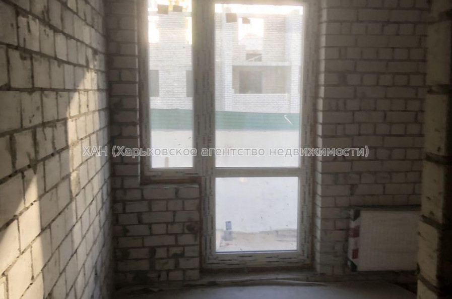 Продам квартиру, Мира ул. , 1  ком., 40 м², без внутренних работ 