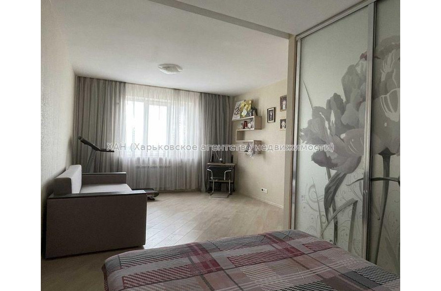 Продам квартиру, Любови Малой  просп. , 1 кім., 50 м², евроремонт 