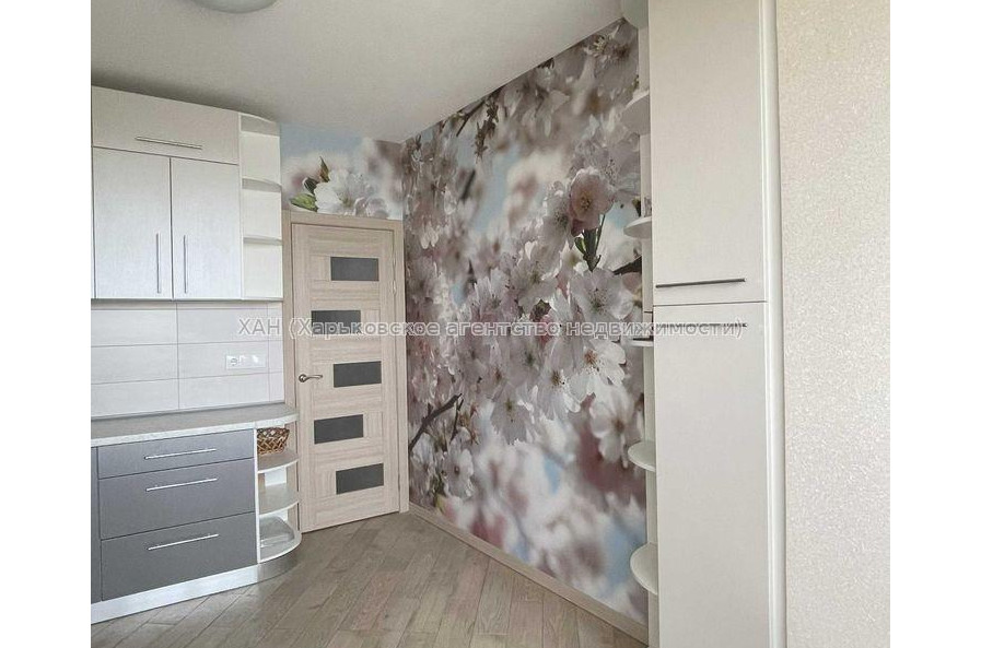 Продам квартиру, Любови Малой  просп. , 1 кім., 50 м², евроремонт 