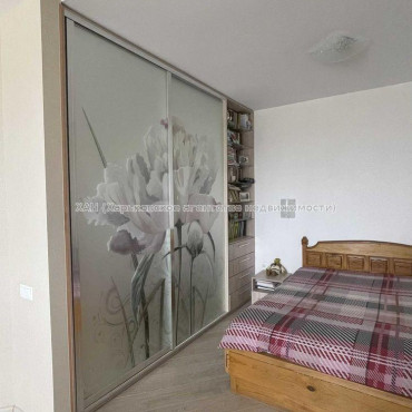 Продам квартиру, Любови Малой  просп. , 1  ком., 50 м², евроремонт 