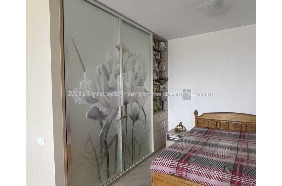 Продам квартиру, Любови Малой  просп. , 1 кім., 50 м², евроремонт 